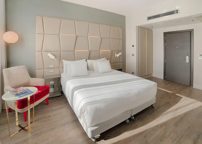 Отель Nh Collection Palazzo Cinquecento 5*